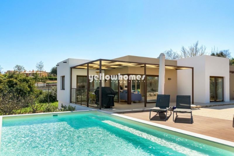Modern 3-Bed Villa with Private Pool Near Ferragudo